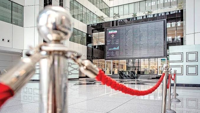 شوک ۱۰۴ هزار واحدی به بورس؛ بازار در برابر تنش‌های ایران و آمریکا تسلیم شد